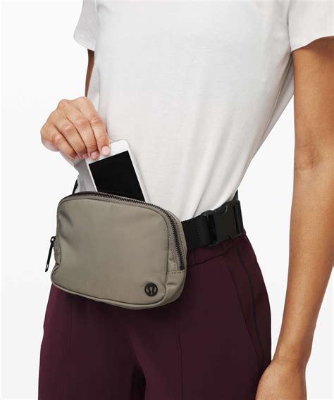 While the most common color is a black Lululemon belt bag, I have a limited edition color. Regardless of the color, these looks can be worn with any bag you have! How to Wear a Lululemon Belt Bag. 1. Leggings and Sweatshirt. 2. Lounge Set. 3. With a Dress.